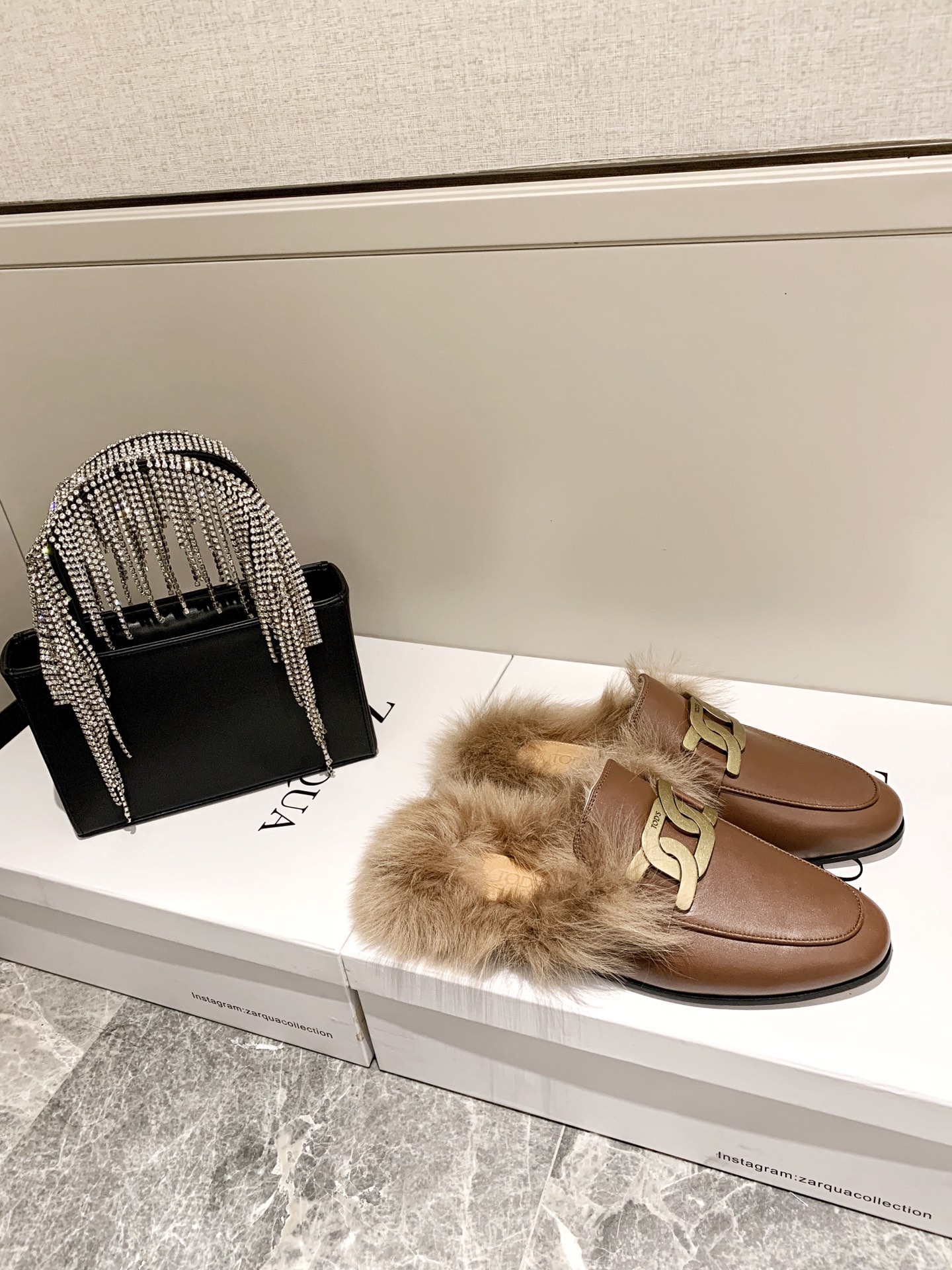 TOD'S 𝙏𝙊𝘿𝙎 2020 autumn and winter new hairy slippers on the new a pair of so fashionable hairy slippers