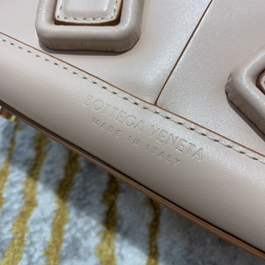 Bottega Veneta  ARCO  #600606