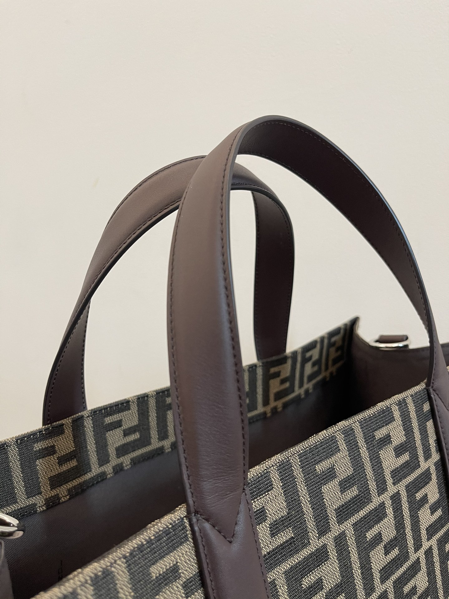 FENDI Men's Presbyopia Tote Bag