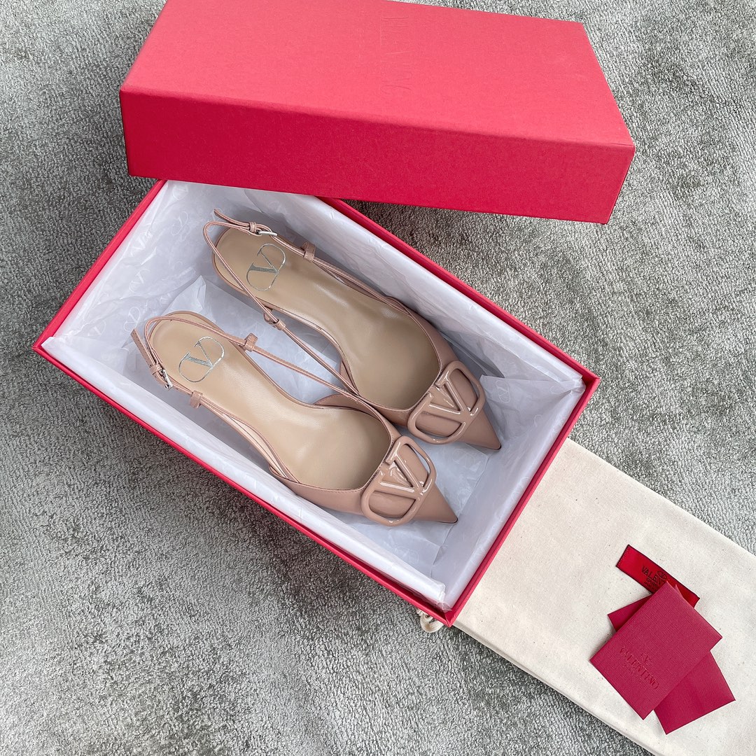 Valentino V Buckle High Heel 4CM Kitten Heel Nude Pink