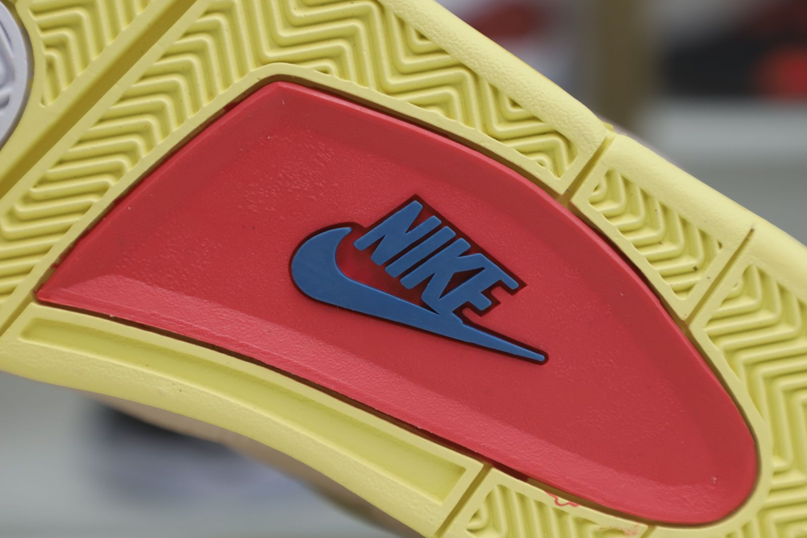 UNION LA X AIR JORDAN 4 RETRO GUAVA ICE