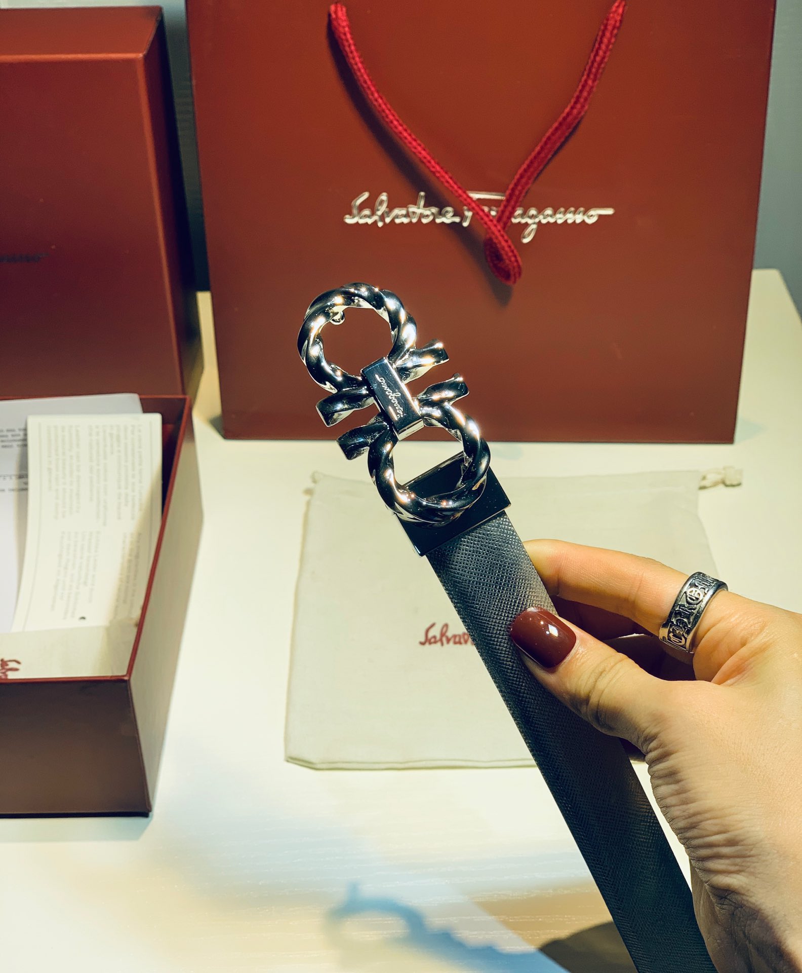 FERRAGAMO twist style