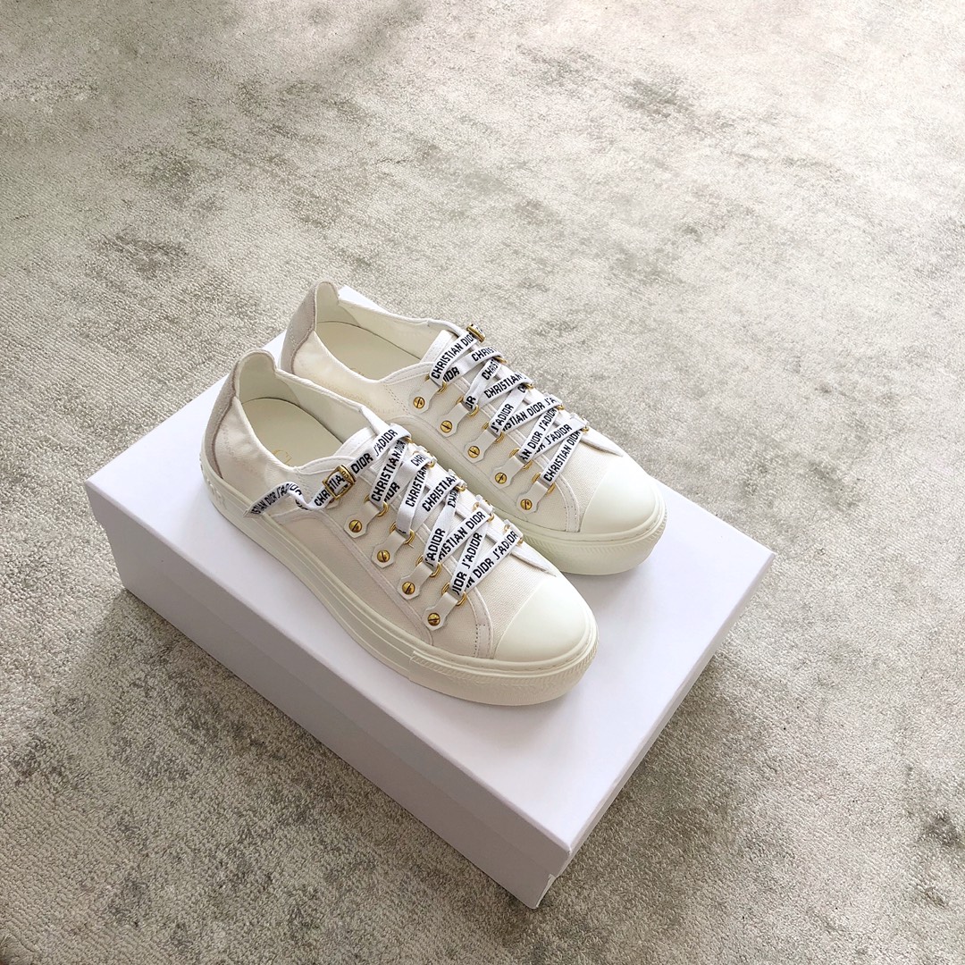 DIOR alphabet shoes white Water-dyed sheepskin lining Private moulded outsole Private moulded brass buckle