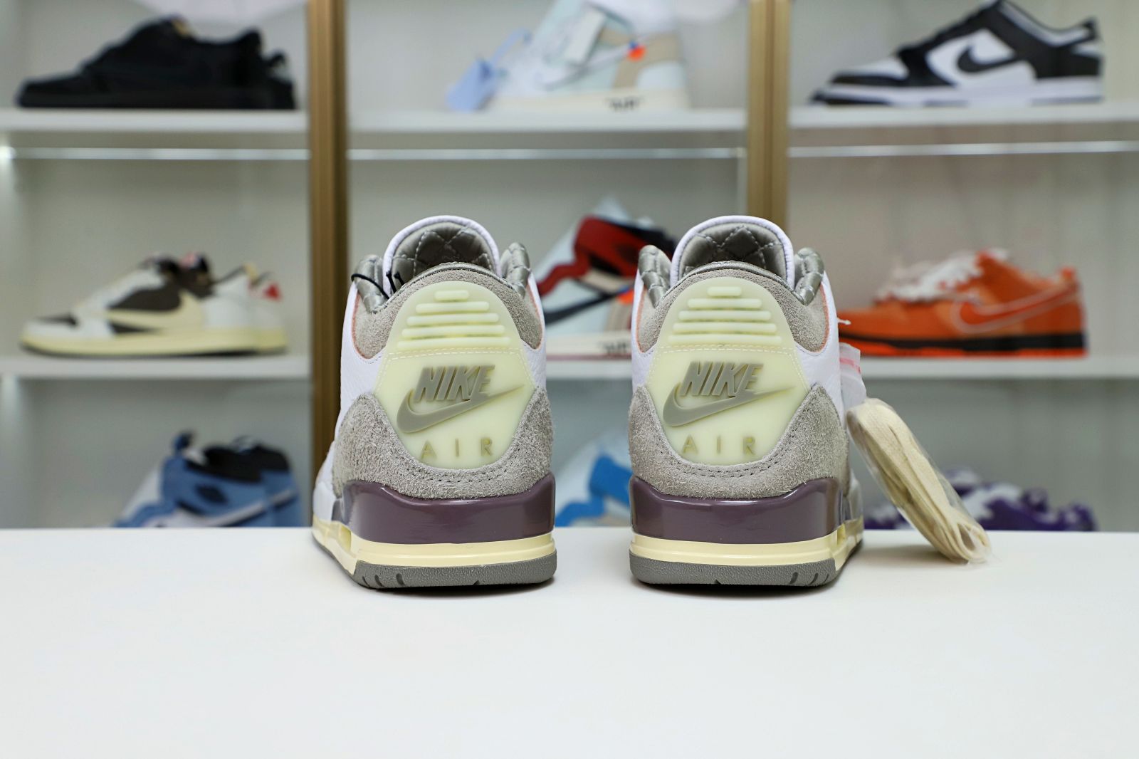 MANIRE X WMNS AIR JORDAN 3