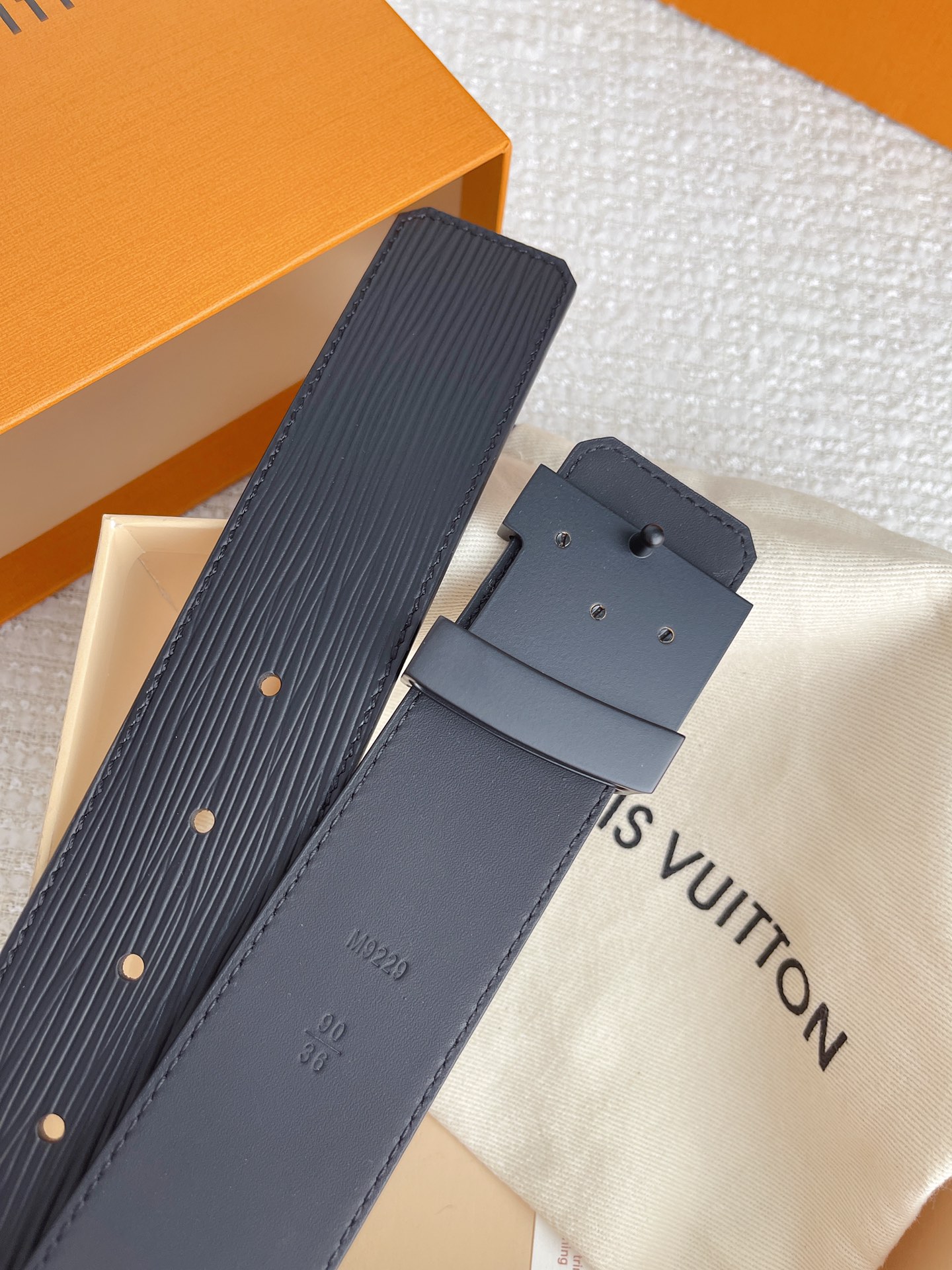 LOUIS VUITTO men's counter quality water ripple belt