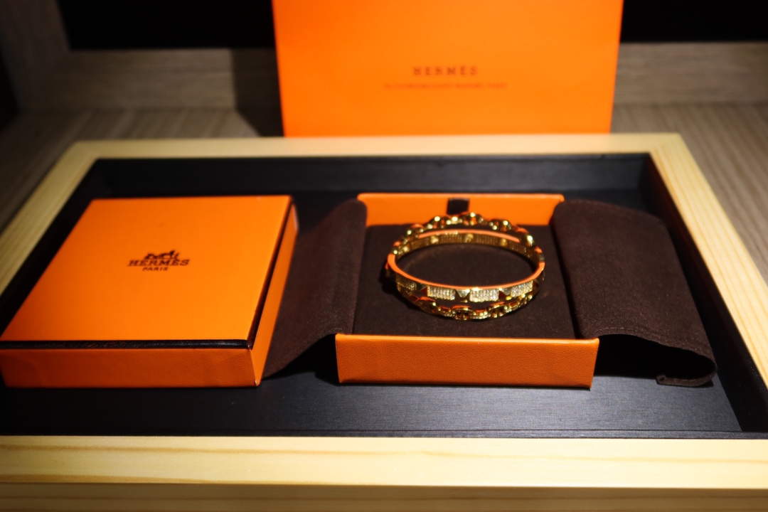Hermes bracelet