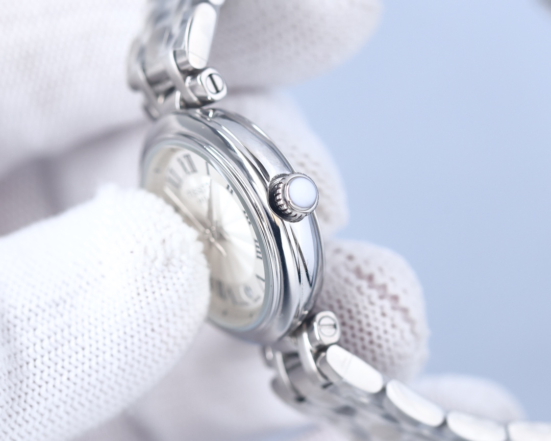 Tissot Carrie T126.010 Swiss Quartz Ladies Watch