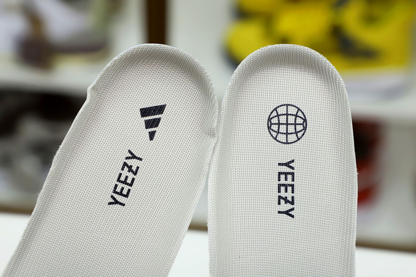 Yeezy boost 350 v2 slate