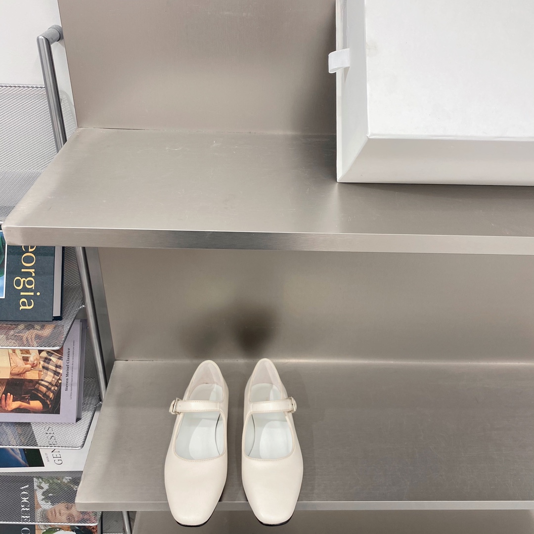 𝐓𝐡𝐞 𝐫𝐨𝐰 ｜𝟐𝟎𝟐𝟐/𝐒𝐒 𝐧𝐞𝐰 New The row 2022/fw vintage Mary Jane shoes