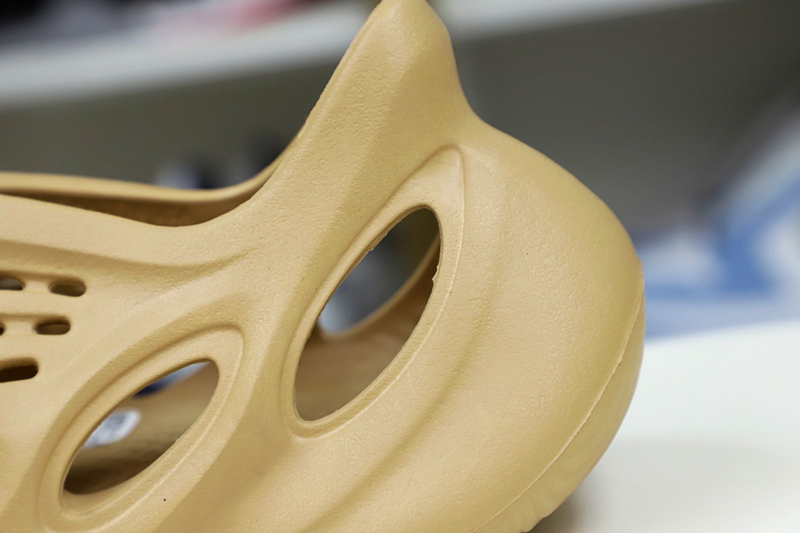 YEEZY FOAM RUNNER OCHRE