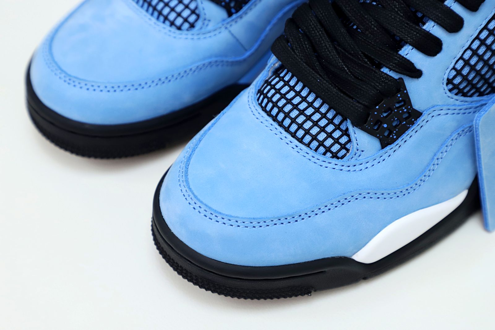 TRAVIS SCOTT X AIR JORDAN 4 RETRO CACTUS JACK FRIENDS & FAMILY