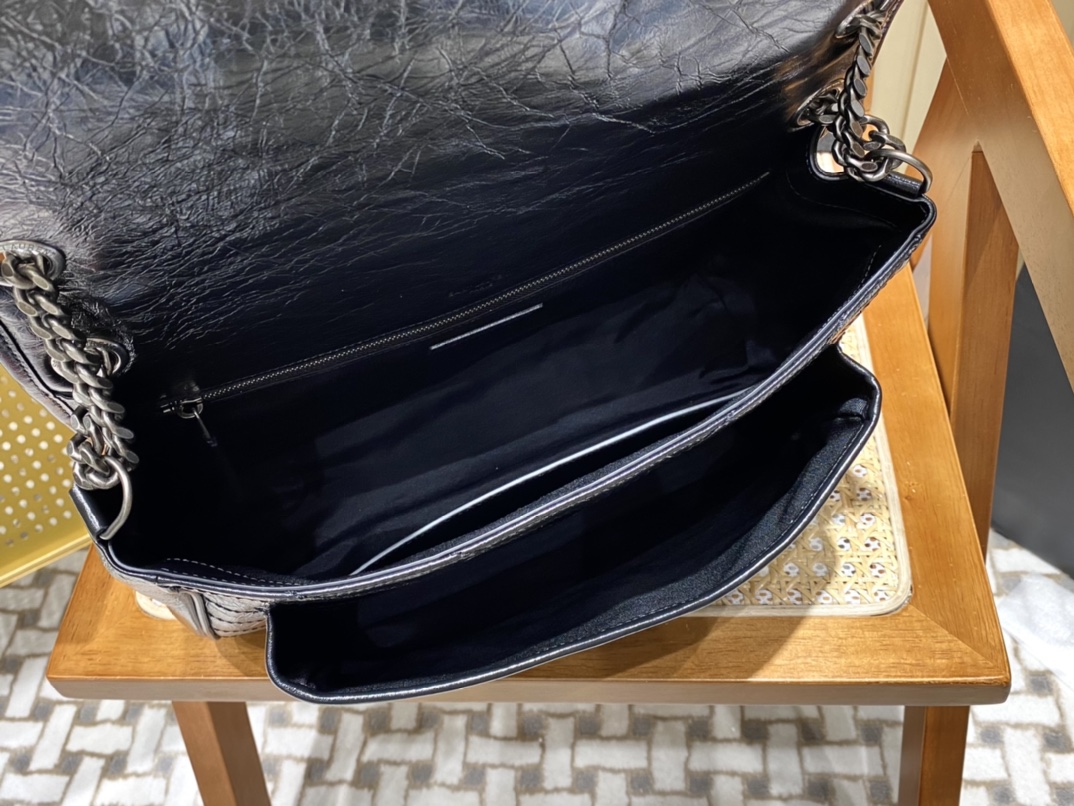 SAINT LAURENT  𝑵𝒊𝒌𝒊 𝑳𝒂𝒓𝒈𝒆_𝟯𝟮𝒄𝒎 #498830