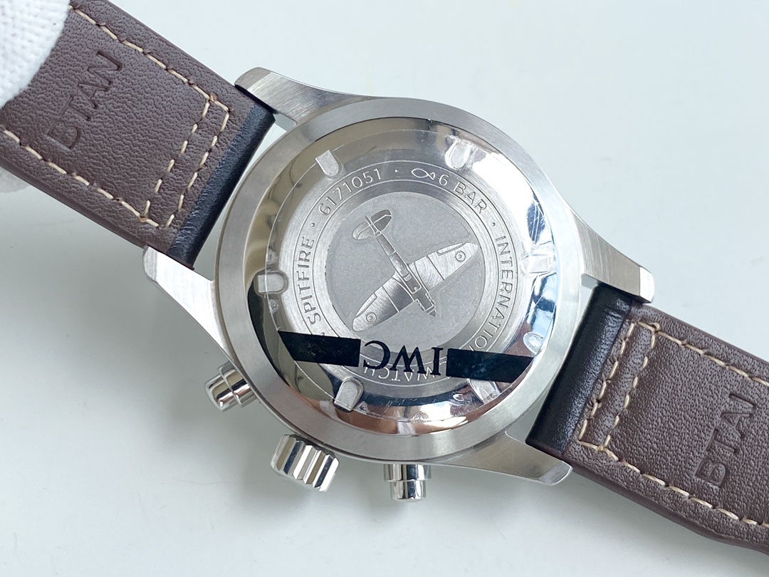 IWC- IWC 3777 Pilot's Watch Chronograph, movement synchronized with the original, anti-glare blue coating on both sides