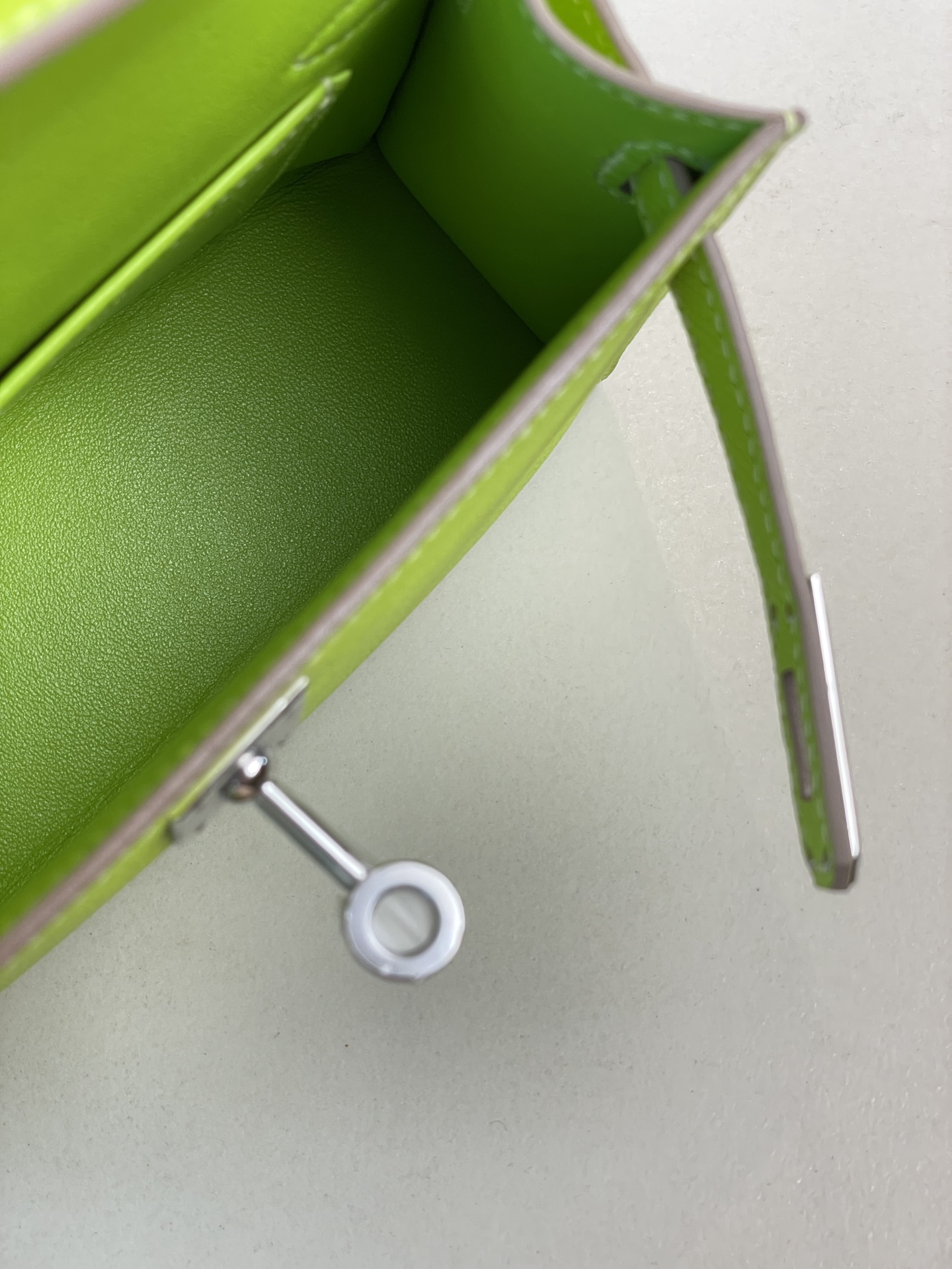 Mini Kelly second generation kiwifruit green epsom leather silver buckle