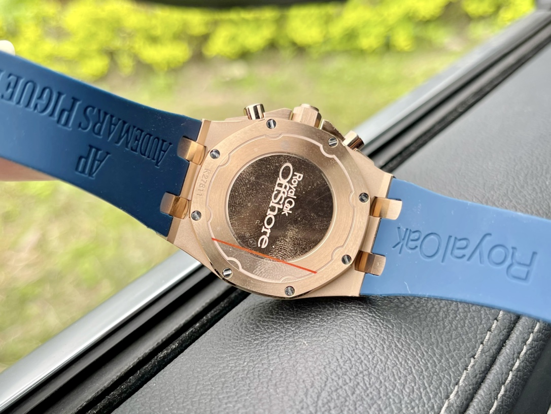 Audemars Piguet set with 32 baguette-cut sapphires in 