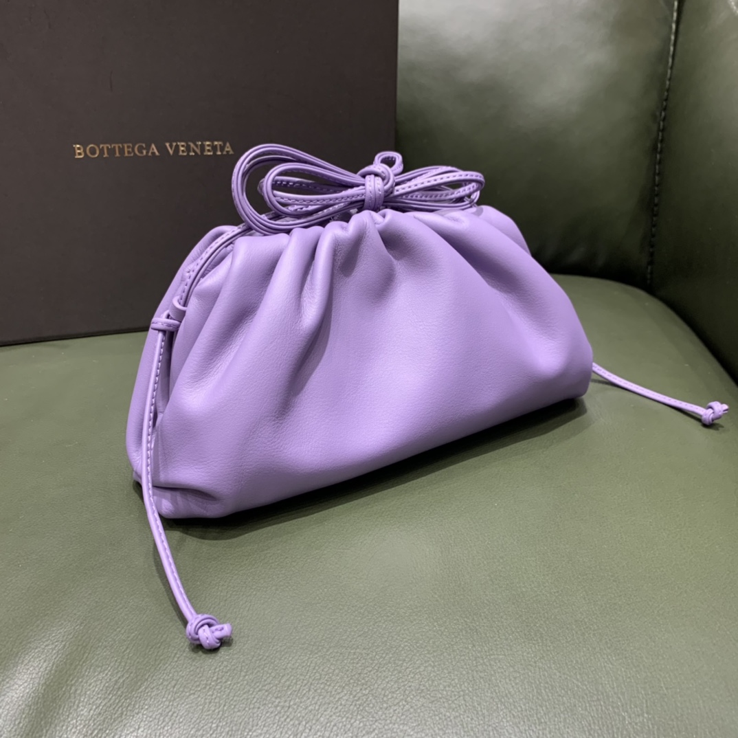 Bottega Veneta  THE MINI POUCH  #585852