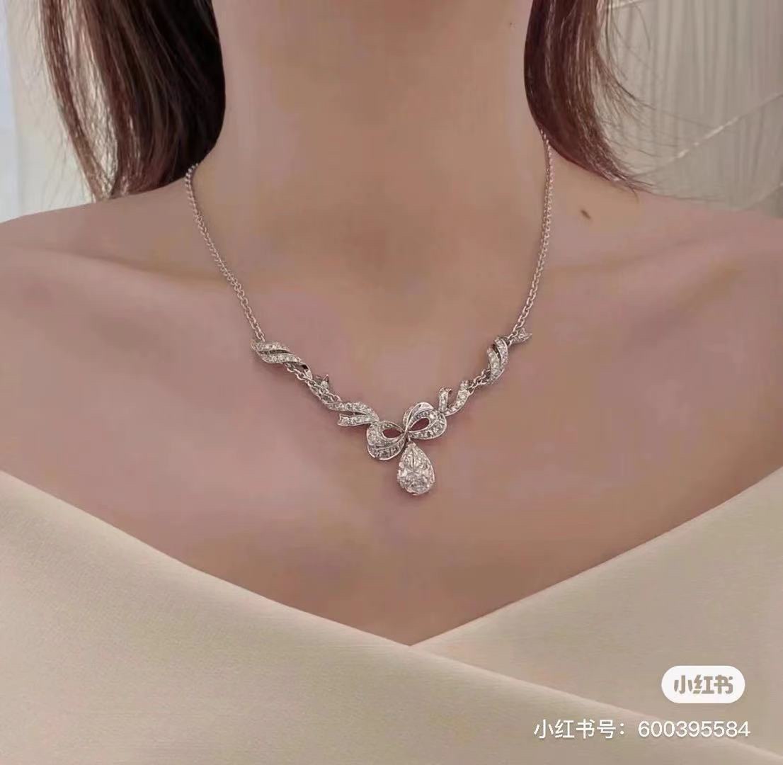 Dior necklace