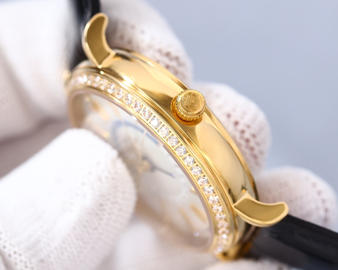 IWC- Portofino Men's Watch Movement EAT2836 in imported calfskin