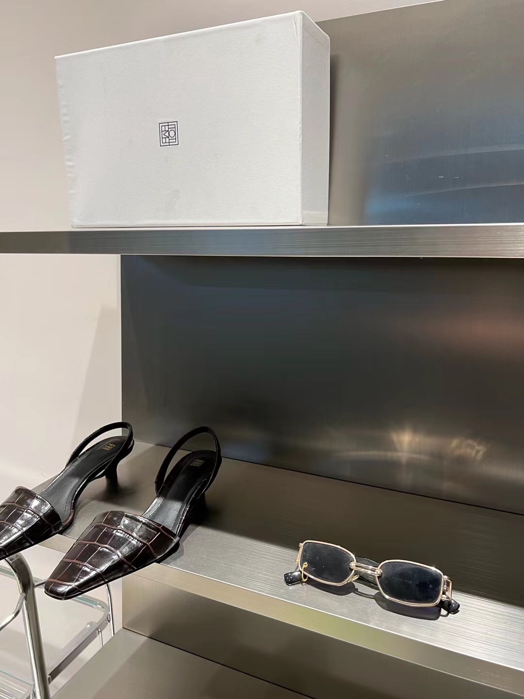 Toteme | 𝟐𝟎𝟐𝟏/𝐒𝐒 𝐧𝐞𝐰   Minimalist style toteme 2022/aw Mueller small pointed toe single shoes