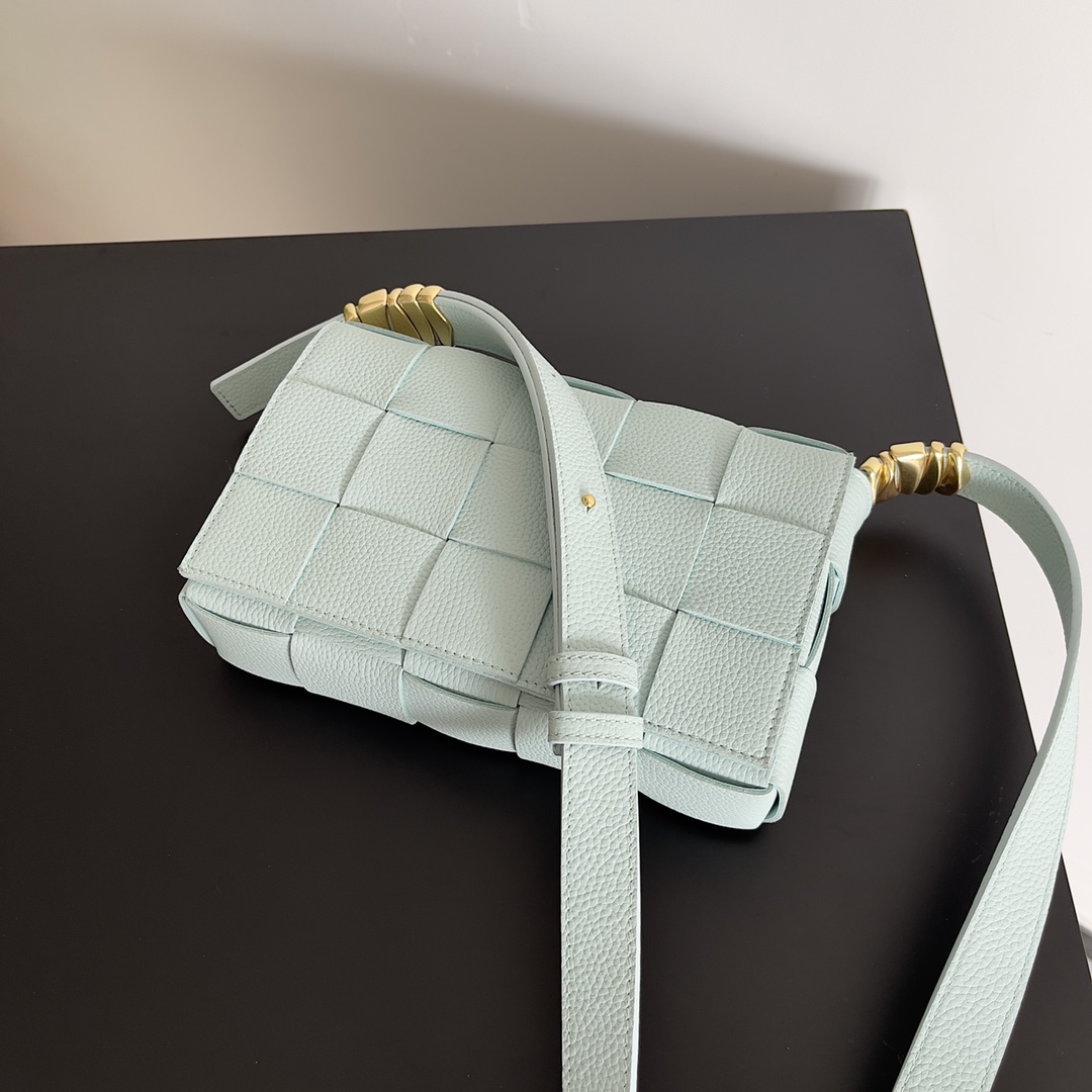 Bottega Veneta Cassette 5-panel lychee print Aqua Duck Blue #666870