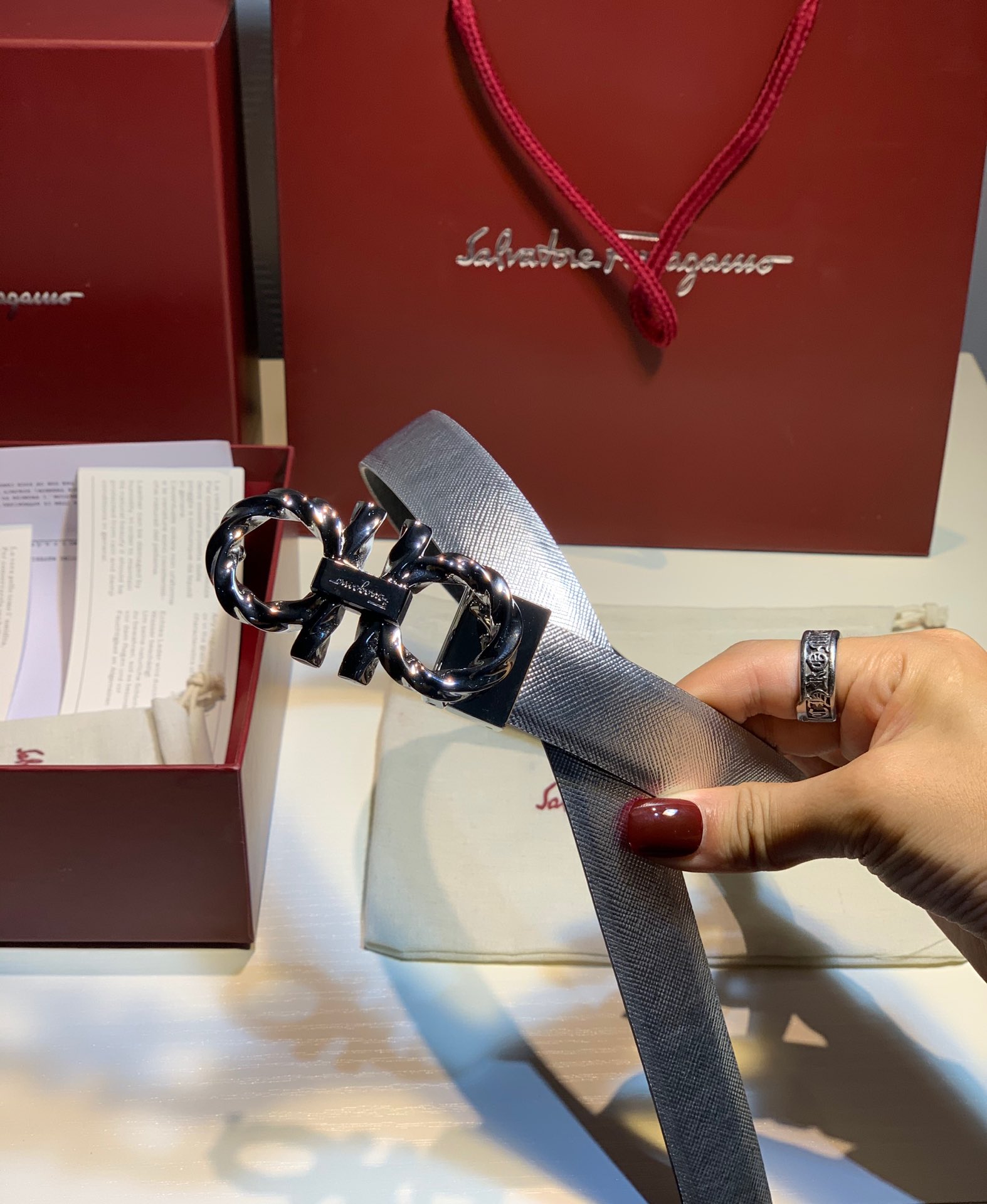 FERRAGAMO twist style