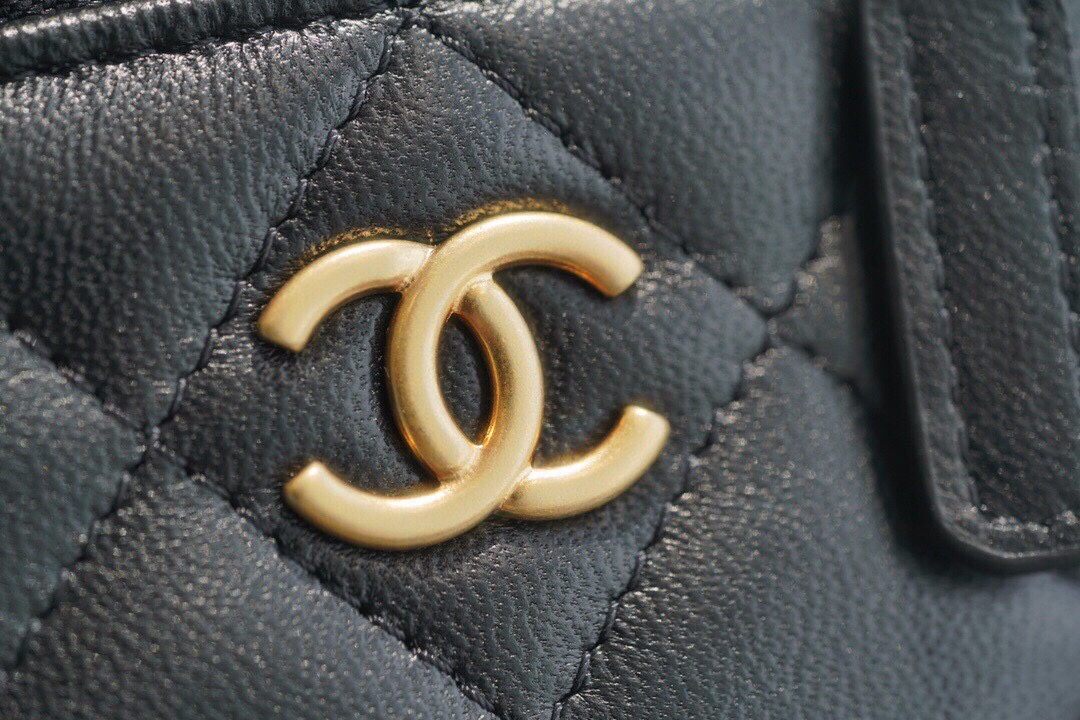 𝗖𝗛𝗔𝗡𝗘𝗟 Spring/Summer 2021 New 𝑴𝒊𝒏𝒊 Box Bag Black