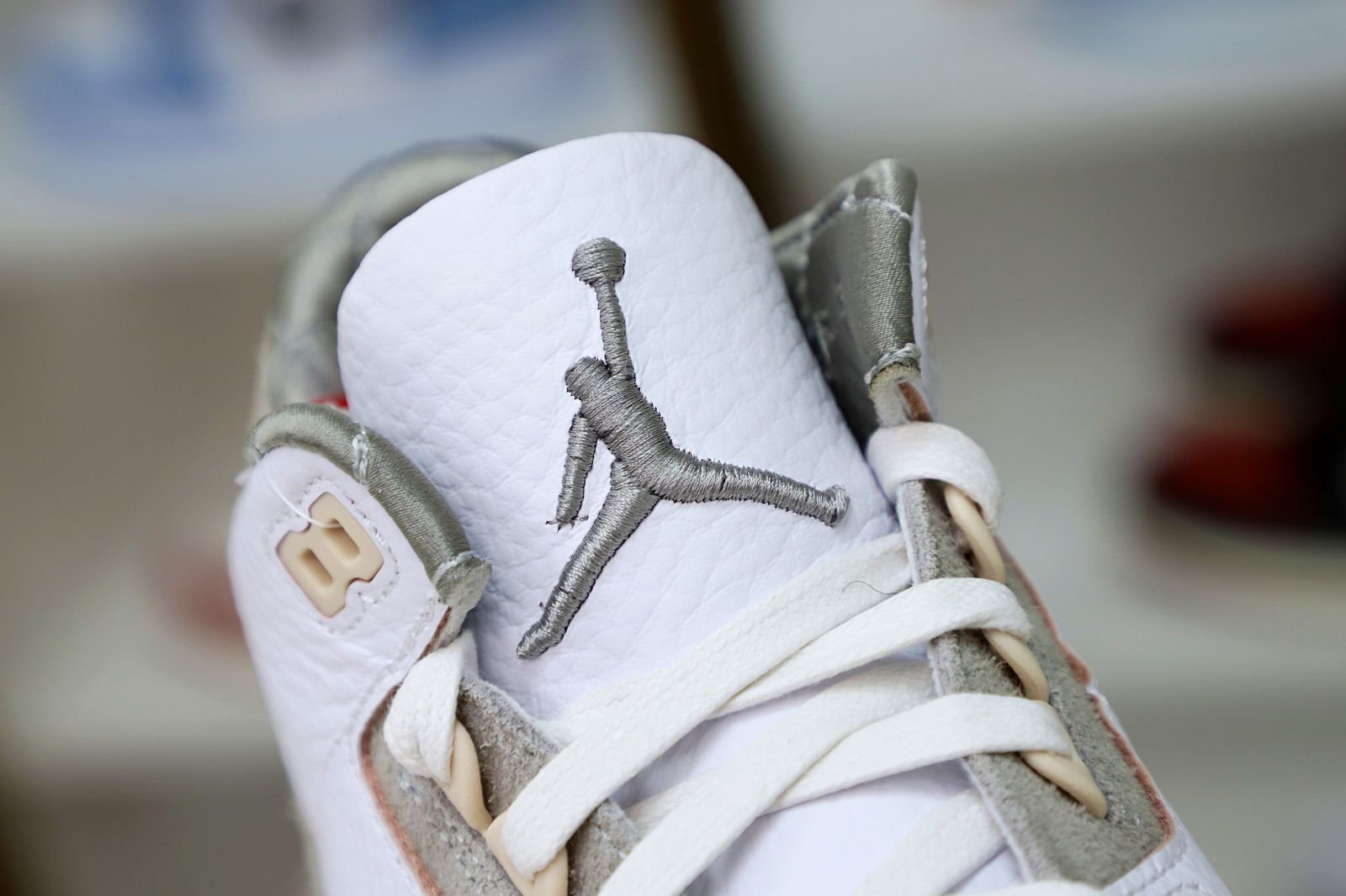 MANIRE X WMNS AIR JORDAN 3