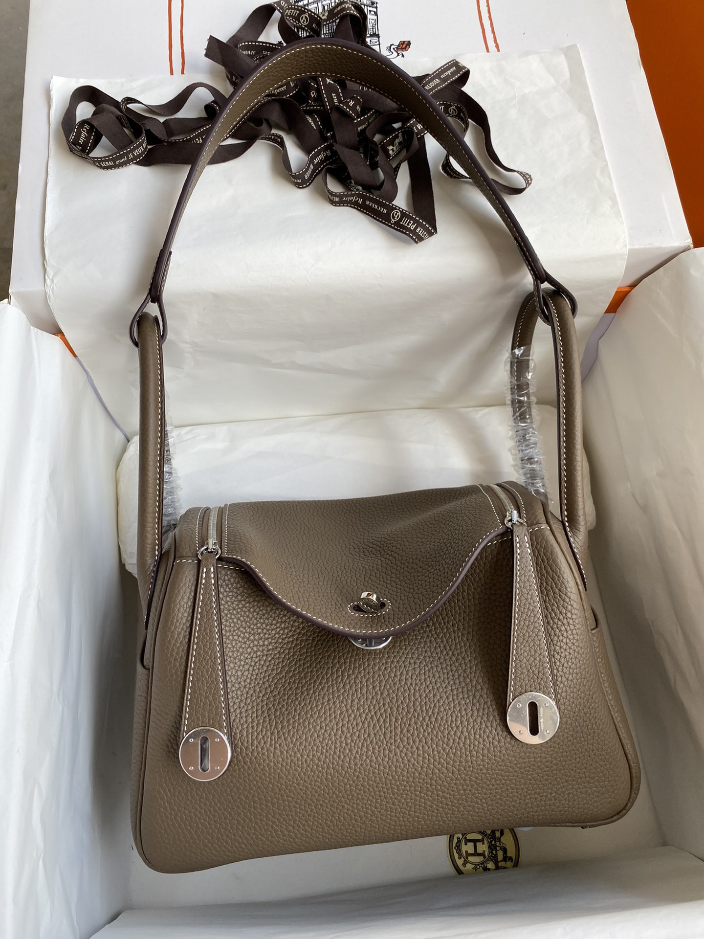 Lindy 26cm Imported TC Leather Elephant Grey 🐘 Silver Buckle Waxed Wire