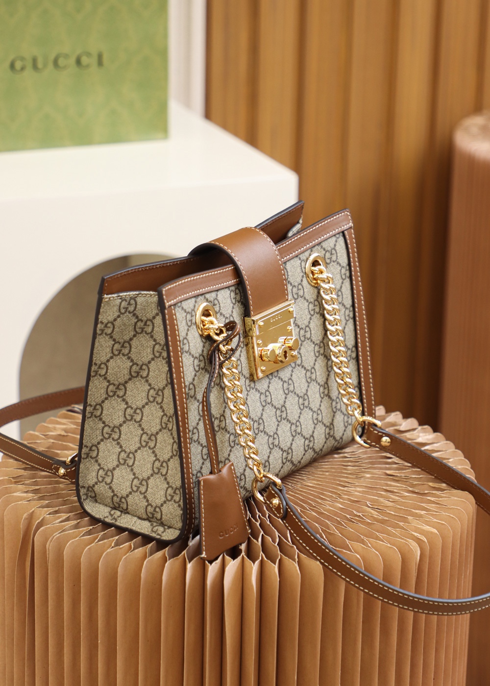 GUCCI 𝐏𝐚𝐝𝐥𝐨𝐜𝐤 series trumpet original leather #498156