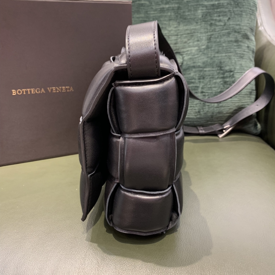 Bottega Veneta  PADDED  CASSETTE #591970