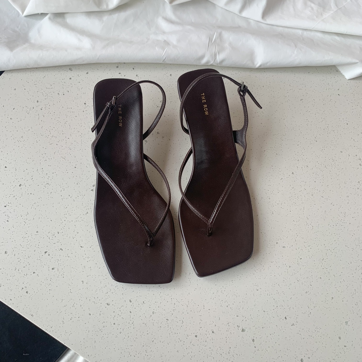 THE ROW | 𝟐𝟎𝟐𝟏/𝐒𝐒 𝐧𝐞𝐰 21/spring/summer clip-on sandals- Bespoke exclusive imported sheepskin