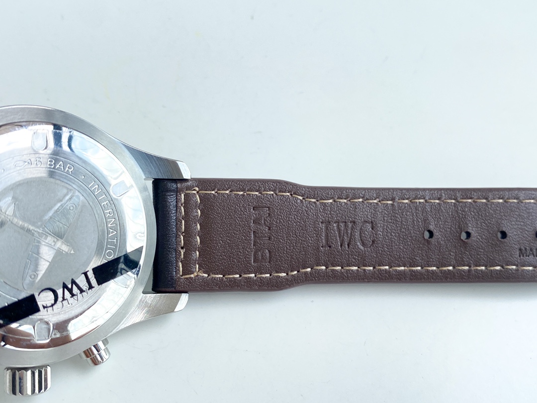 IWC- IWC 3777 Pilot's Watch Chronograph, movement synchronized with the original, anti-glare blue coating on both sides