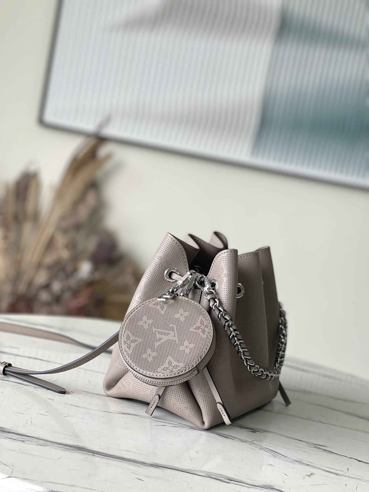 𝐋𝐎𝐔𝐈𝐒 𝐕𝐔𝐈𝐓𝐓𝐎𝐍    M21886