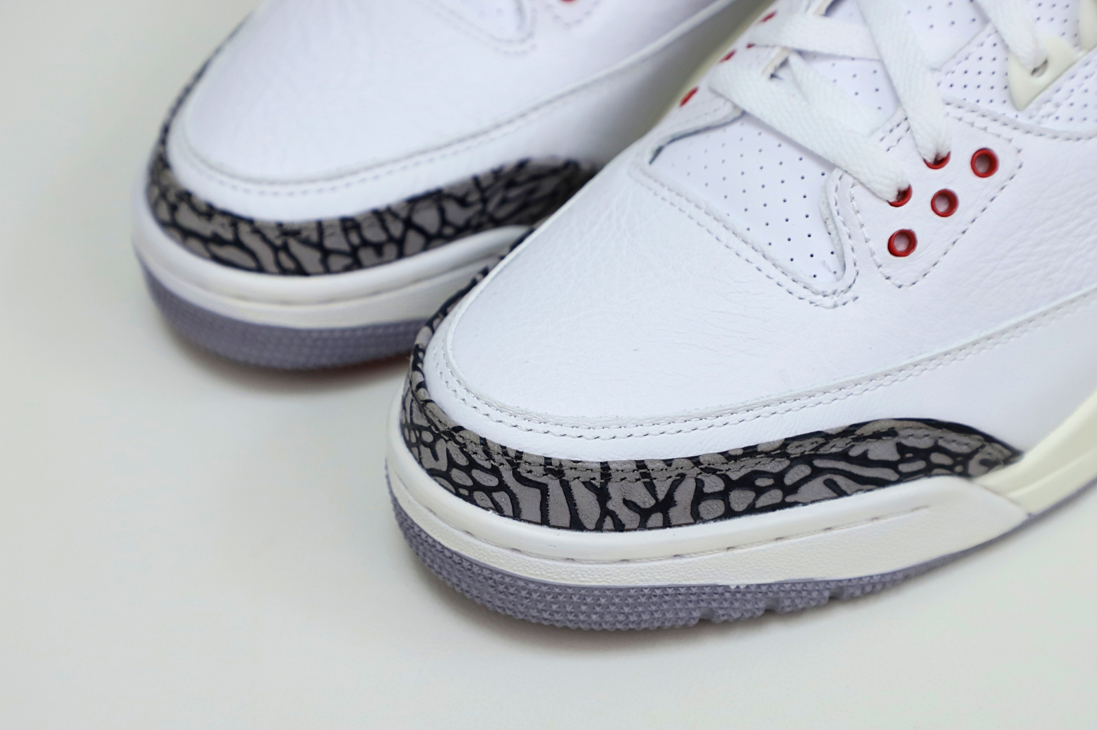 AIR JORDAN 3 WHITE CEMENT REIMAGINED