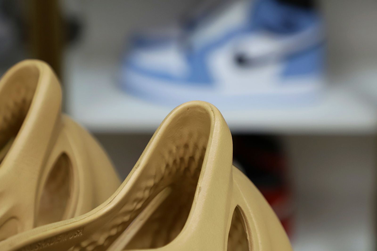 YEEZY FOAM RUNNER OCHRE