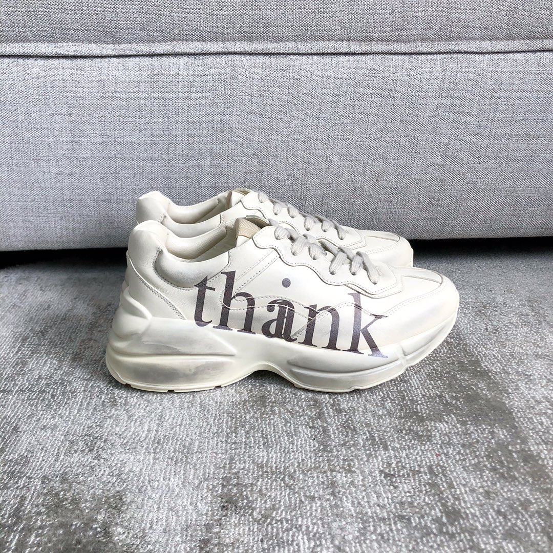 Gucci Pops This collection has a lot of flora and fauna elements Original material