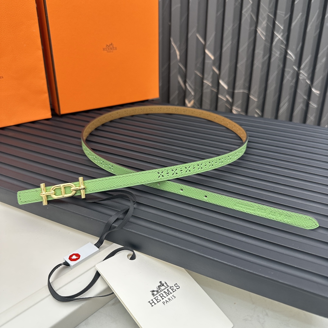 Reversible belt in Hermes Swift and perforated Epsom calfskin