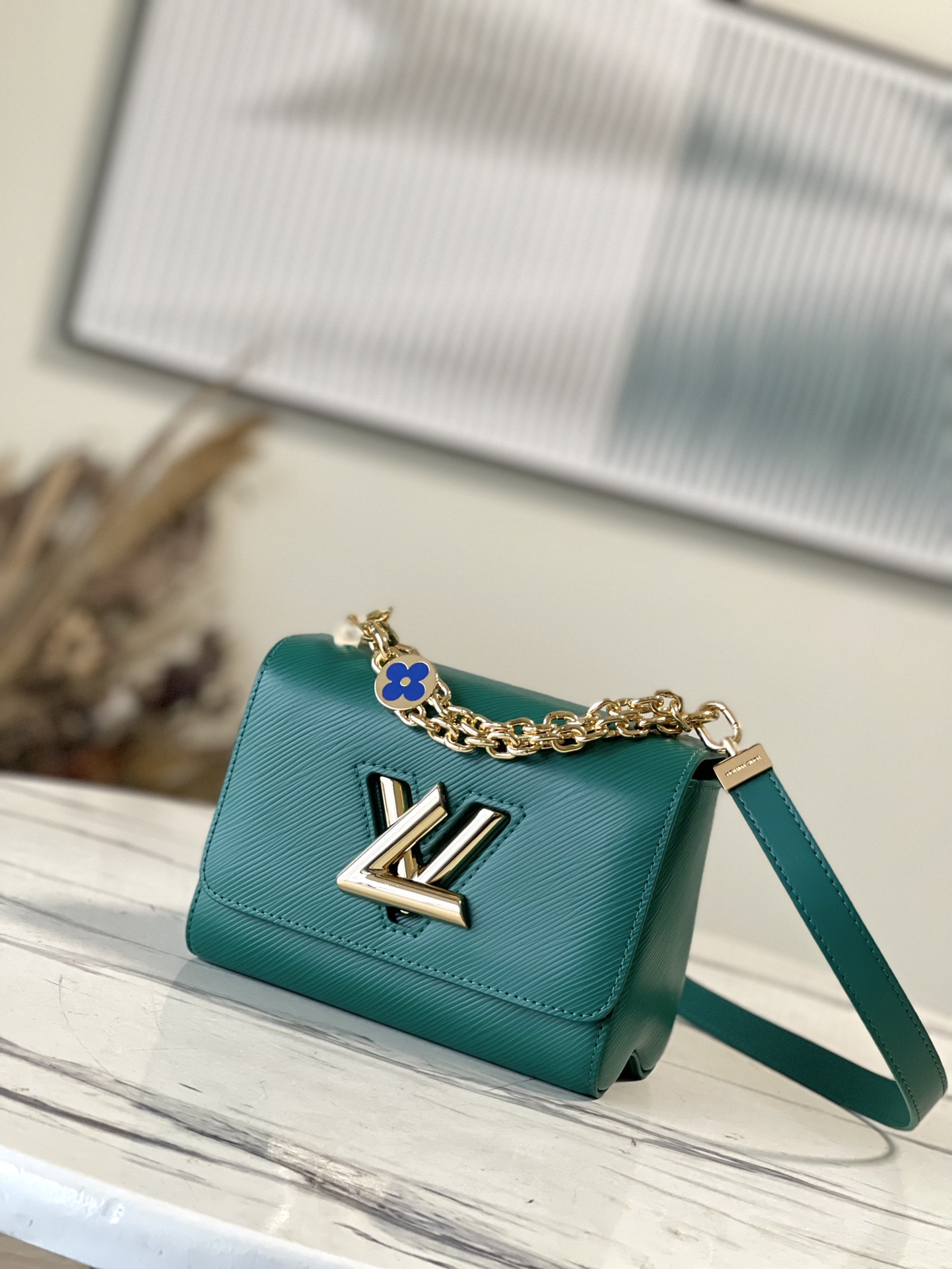 𝐋𝐎𝐔𝐈𝐒 𝐕𝐔𝐈𝐓𝐓𝐎𝐍    M21649