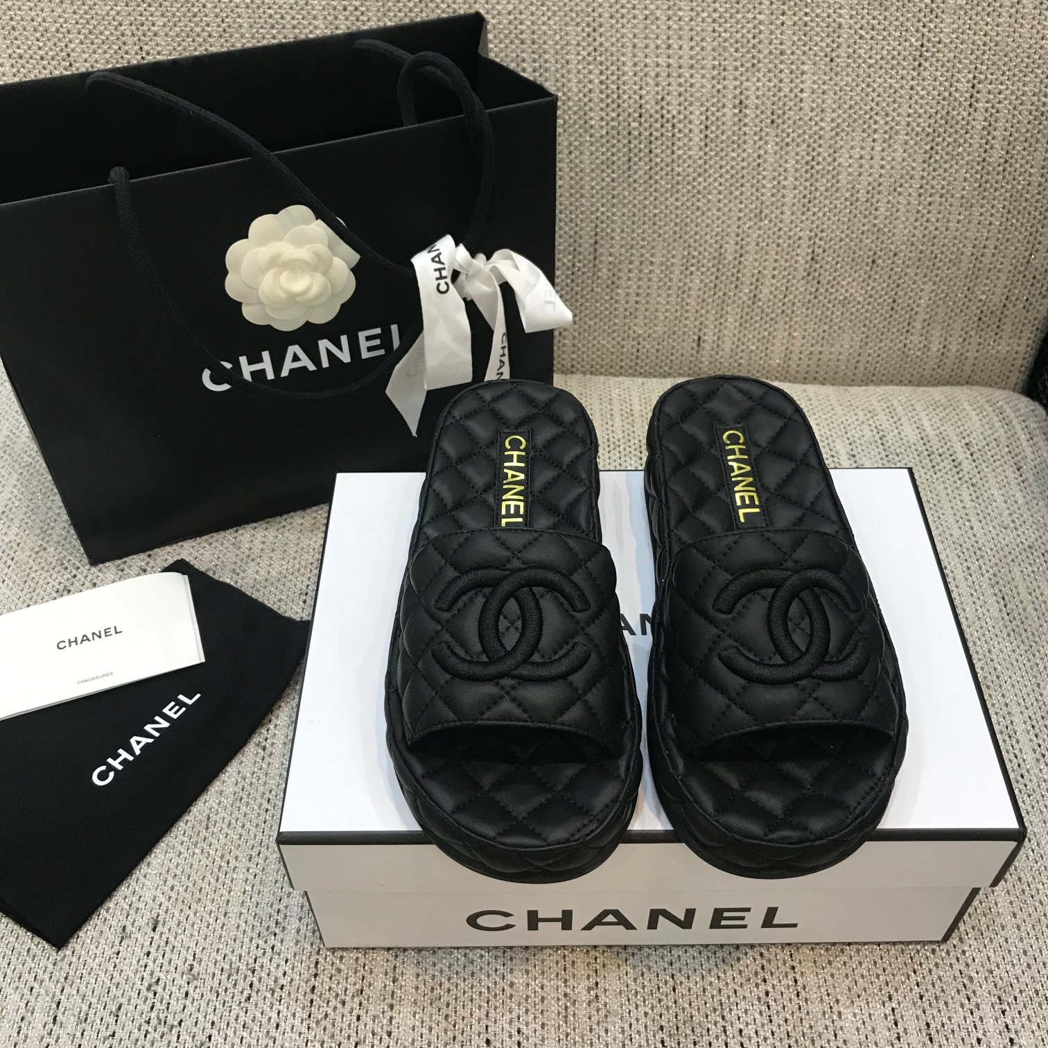 CHANEL 2022 early spring latest honey slippers fashion versatile series imported sheepskin cushioned feet