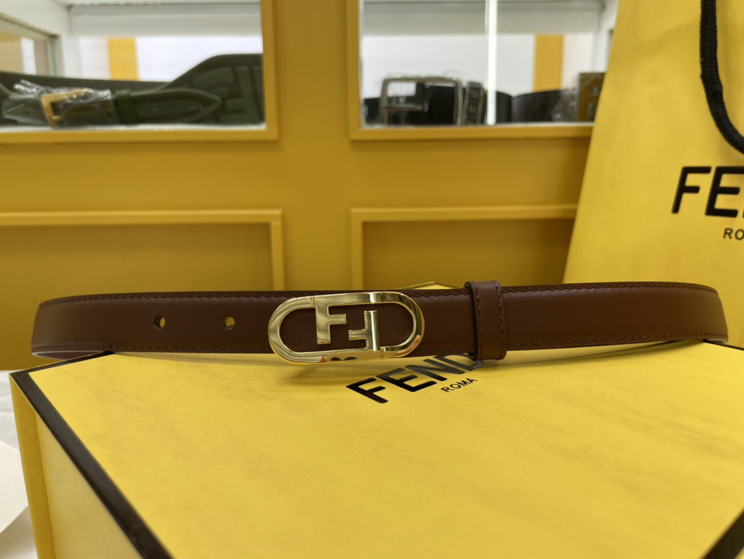 FENDI new 🌿 narrow belt with loops