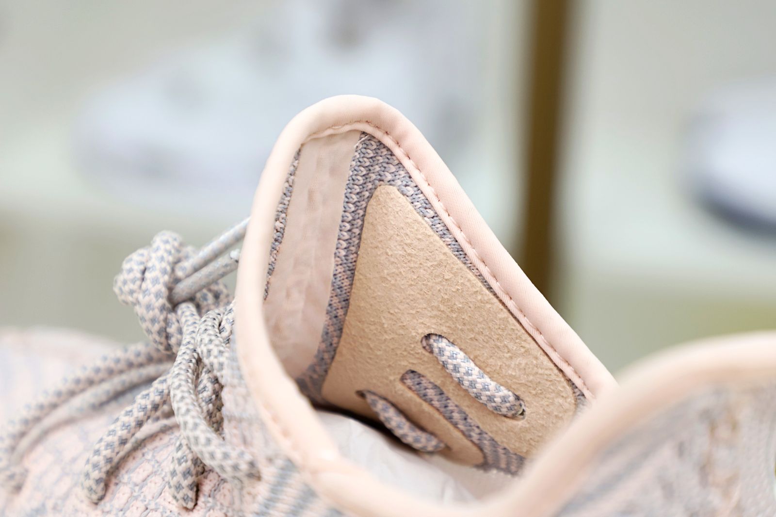 YEEZY BOOST 350 V2 SYNTH NON-REFLECTIVE