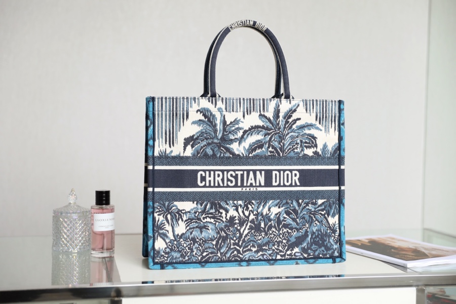 DIOR TOTE Blue Coconut Tree
