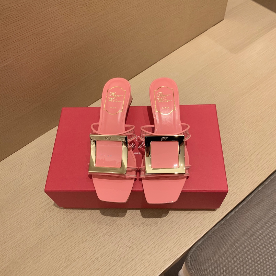 Roger vivier | 𝟐𝟎𝟐𝟏/𝐒𝐒 𝐧𝐞𝐰 2021 Summer Slippers Bikiviv' Metal Buckle PVC Mule Shoes
