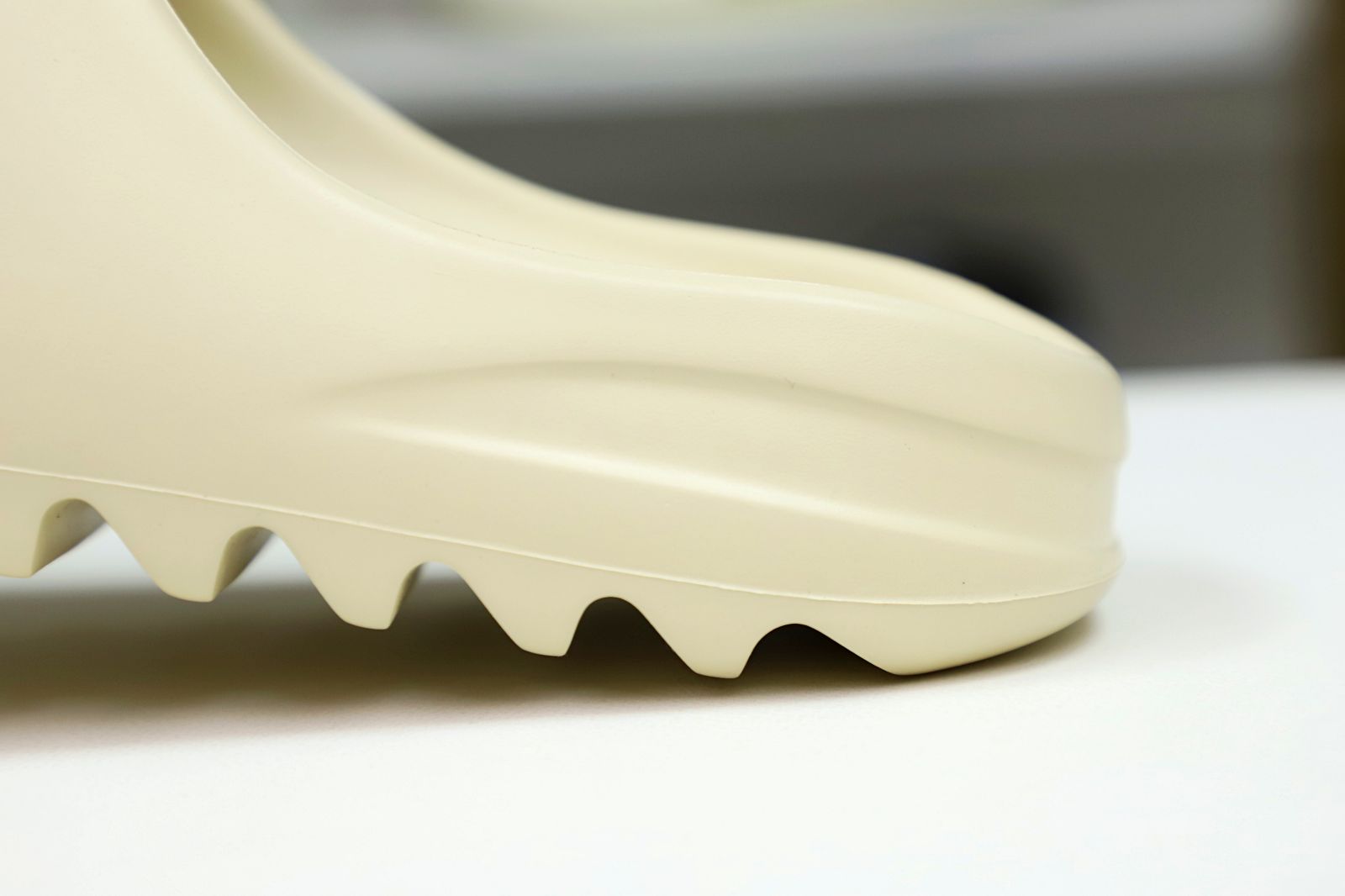 Yeezy Slide bone FW6345