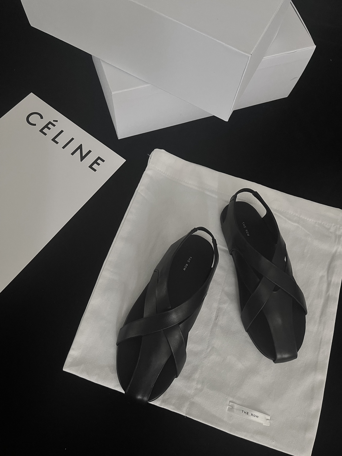 𝐓𝐇𝐄 𝐑𝐎𝐖｜𝟐𝟎𝟐𝟐/𝐒𝐒 𝐧𝐞𝐰 Still as usual minimalist design minimalist versatile Imported calfskin