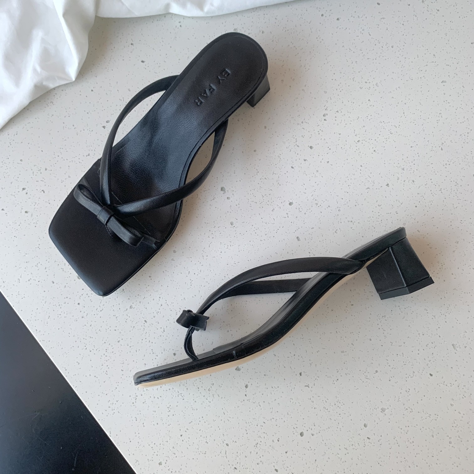 BY FAR | 𝟐𝟎𝟐𝟏/𝐒𝐒 𝐧𝐞𝐰 BY FAR21 spring and summer square-toed flip flops A series of super summer colors