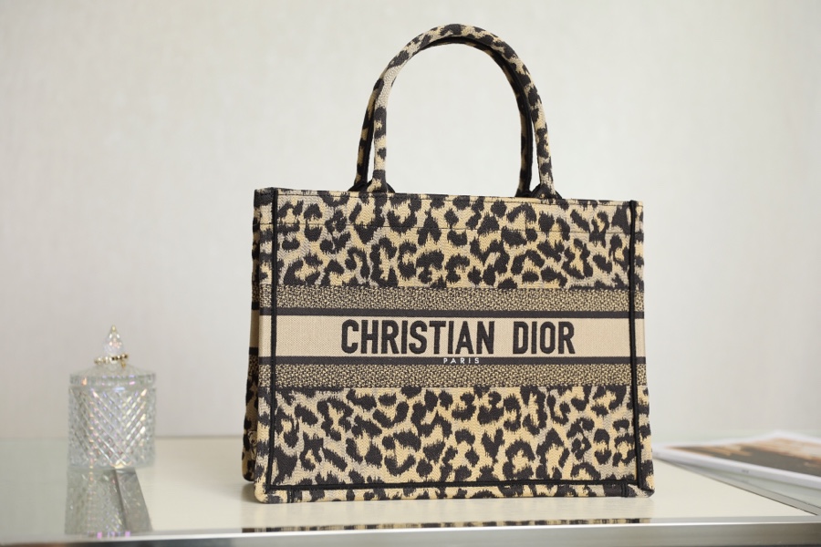 DIOR TOTE Leopard Print Shopping Bag