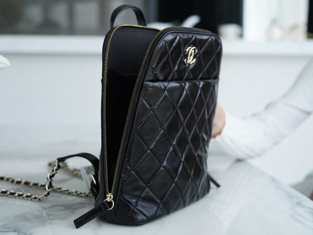 𝗖𝗛𝗔𝗘𝗡𝗟✦ 𝟮𝟮𝗔 Handmade Workshop New Shiny Cowhide Backpack Black➿