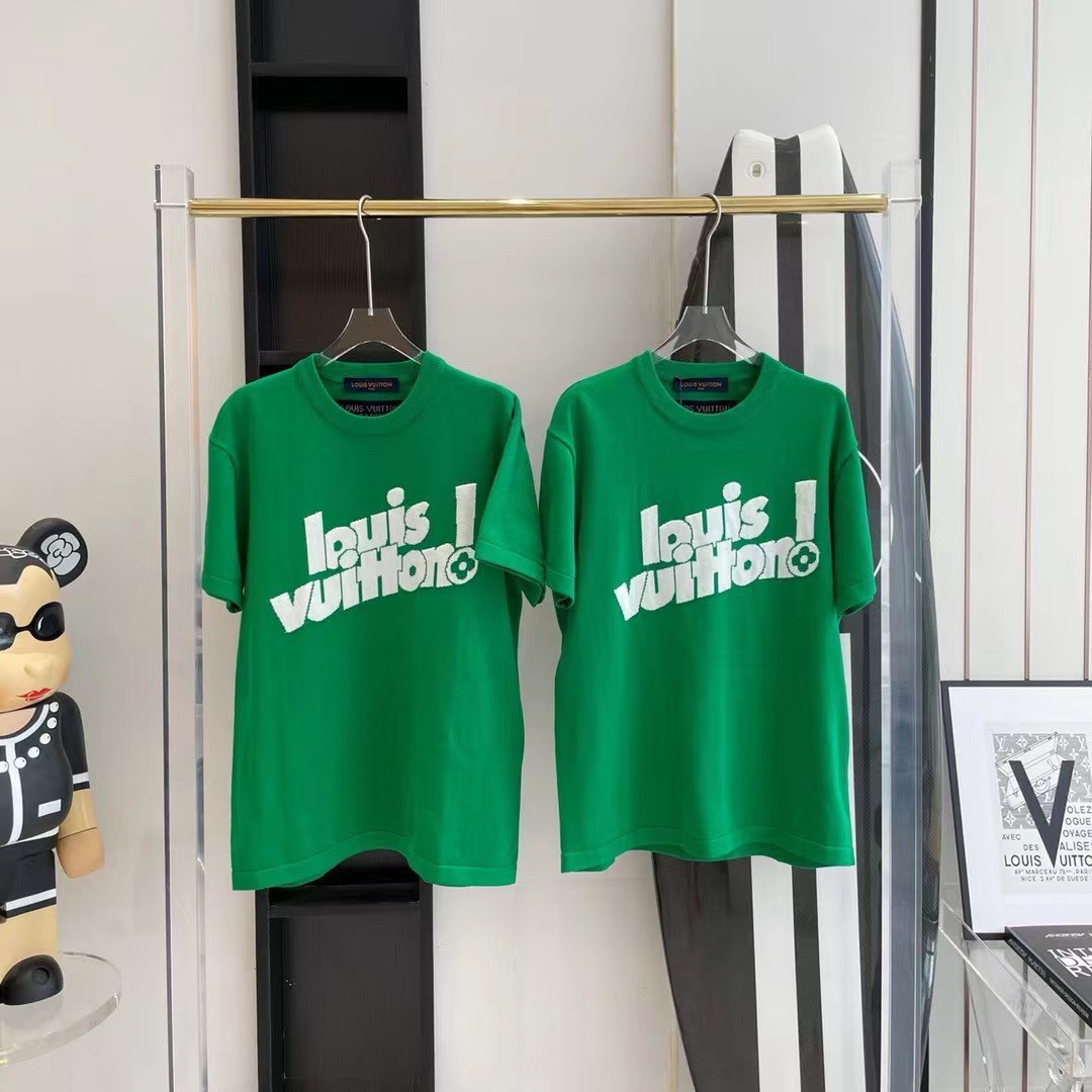 Louis Vuitton 2024 classic embroidered pockets with trendy t-shirts