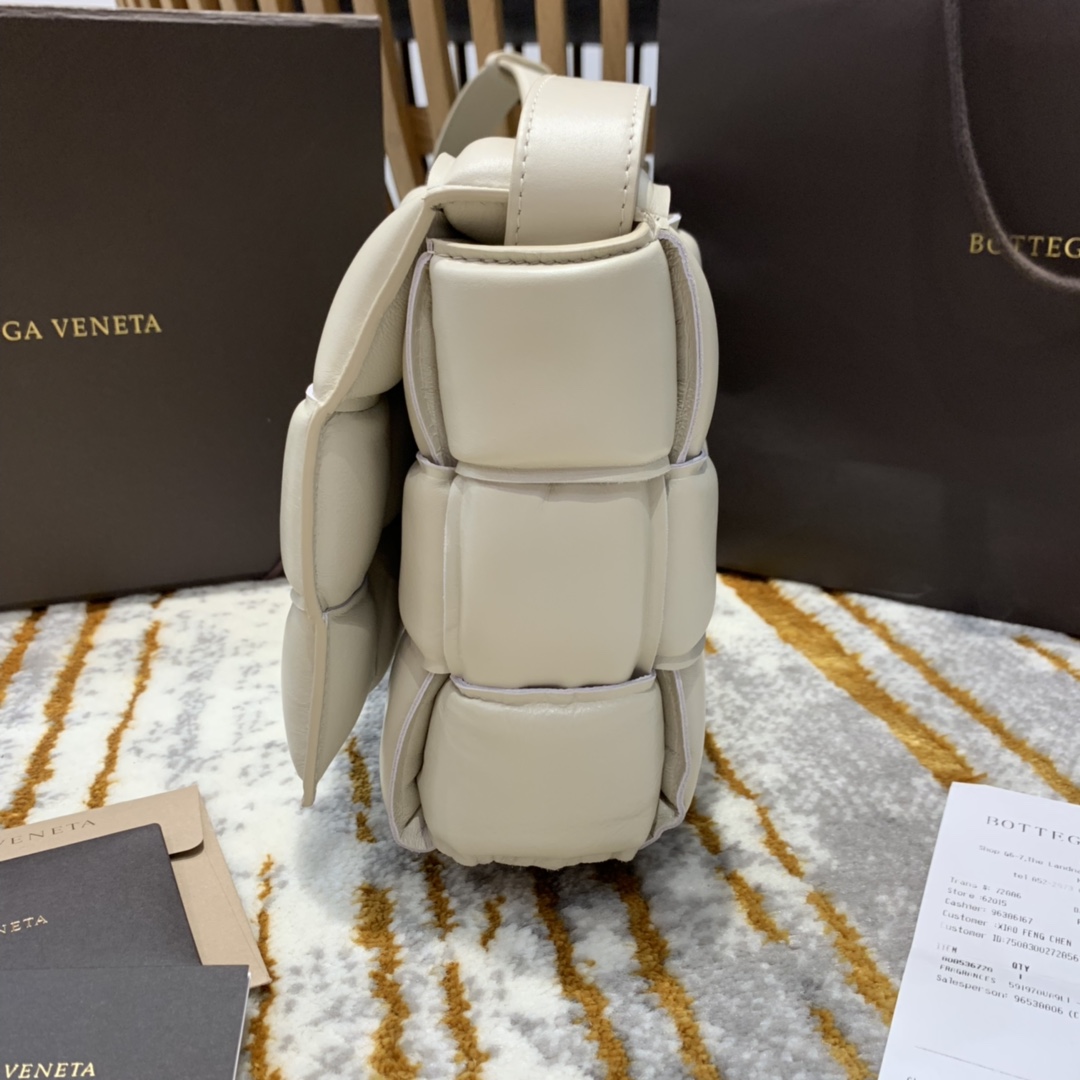 Bottega Veneta  PADDED  CASSETTE #591970